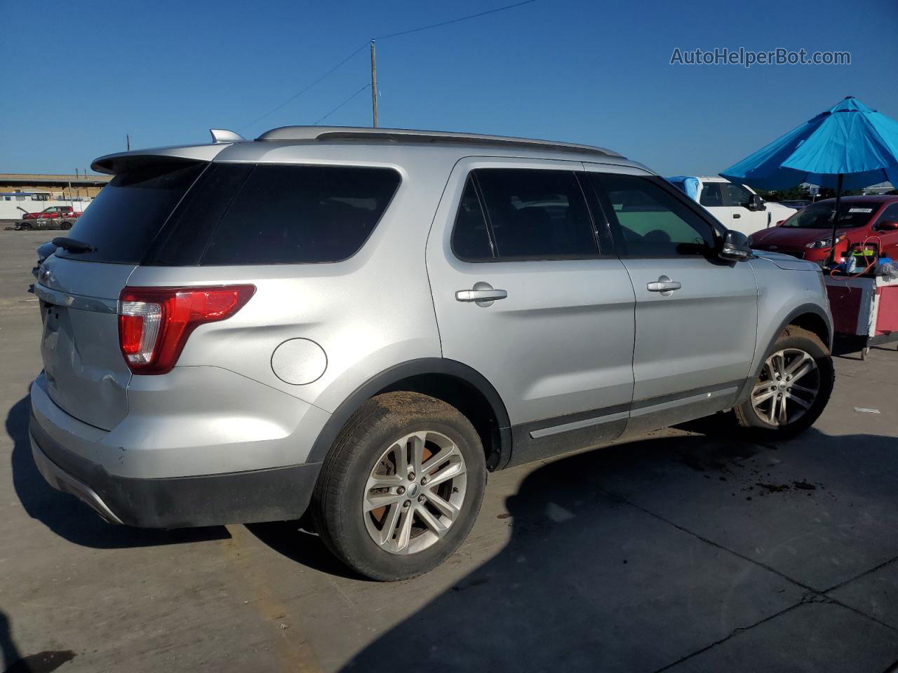 2017 Ford Explorer Xlt Серебряный vin: 1FM5K7D80HGD52924