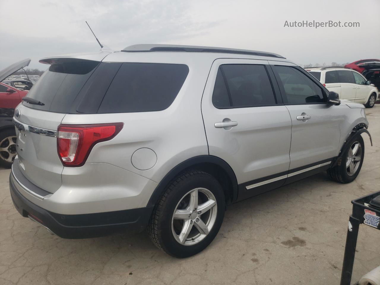 2018 Ford Explorer Xlt Silver vin: 1FM5K7D81JGA23929