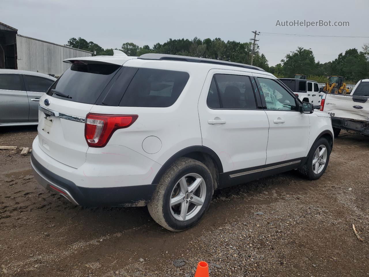 2017 Ford Explorer Xlt White vin: 1FM5K7D82HGA73068