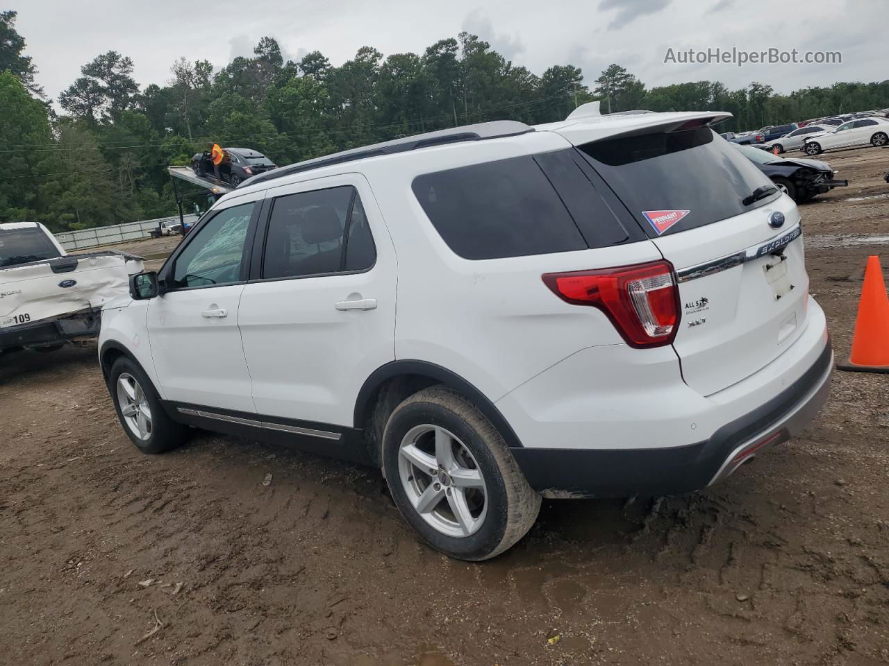 2017 Ford Explorer Xlt White vin: 1FM5K7D82HGA73068