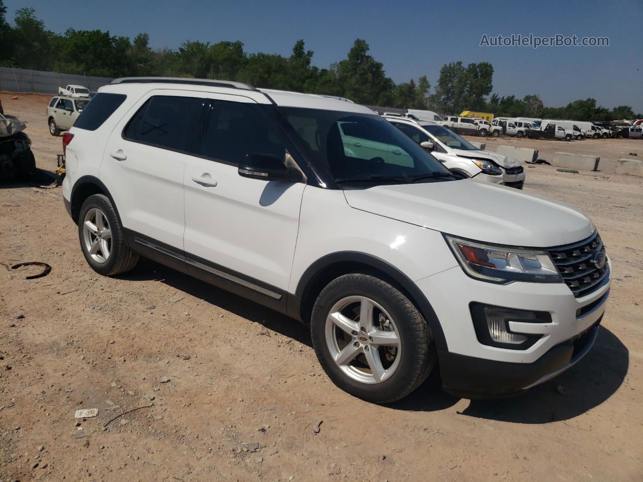 2017 Ford Explorer Xlt White vin: 1FM5K7D87HGC31825