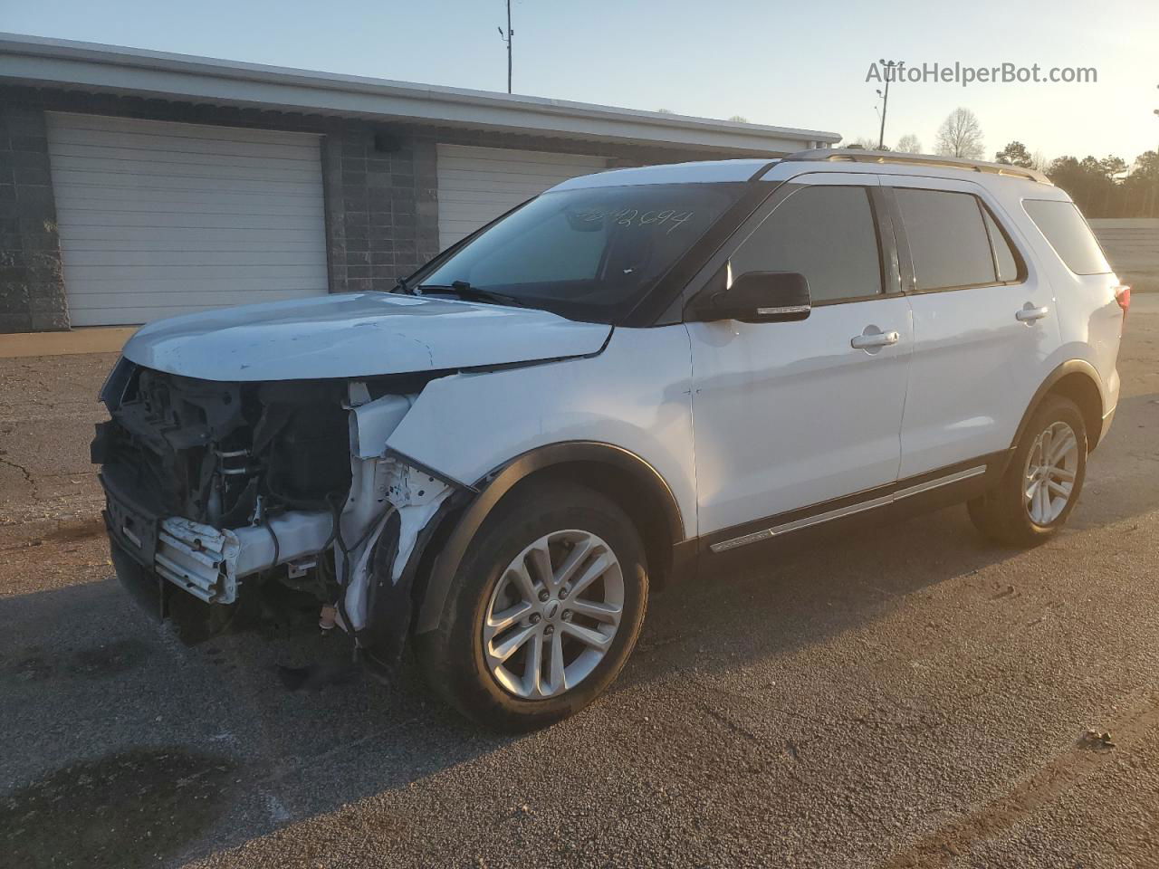 2017 Ford Explorer Xlt White vin: 1FM5K7D87HGC99235