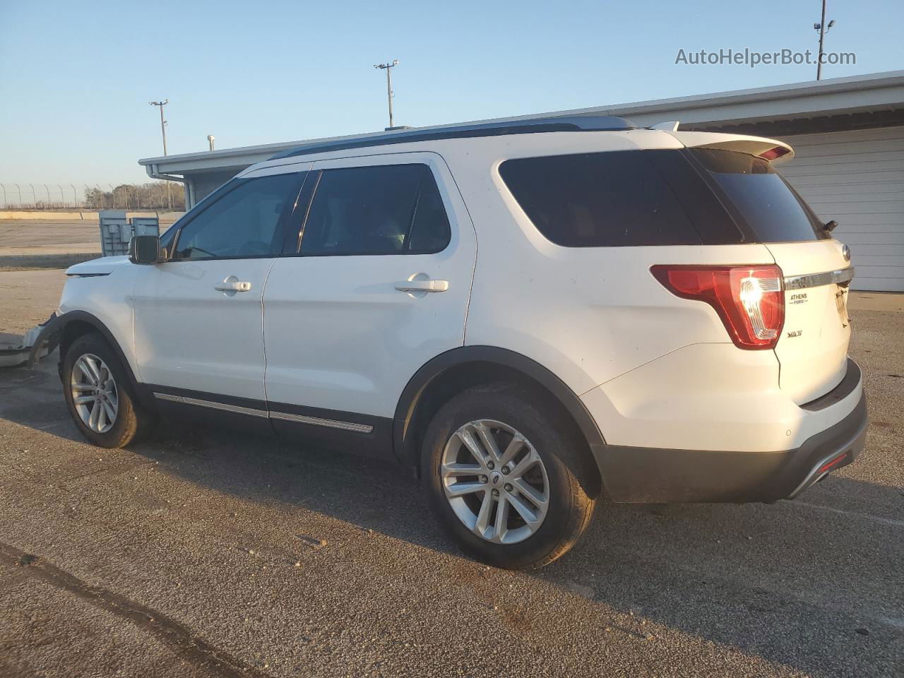 2017 Ford Explorer Xlt White vin: 1FM5K7D87HGC99235