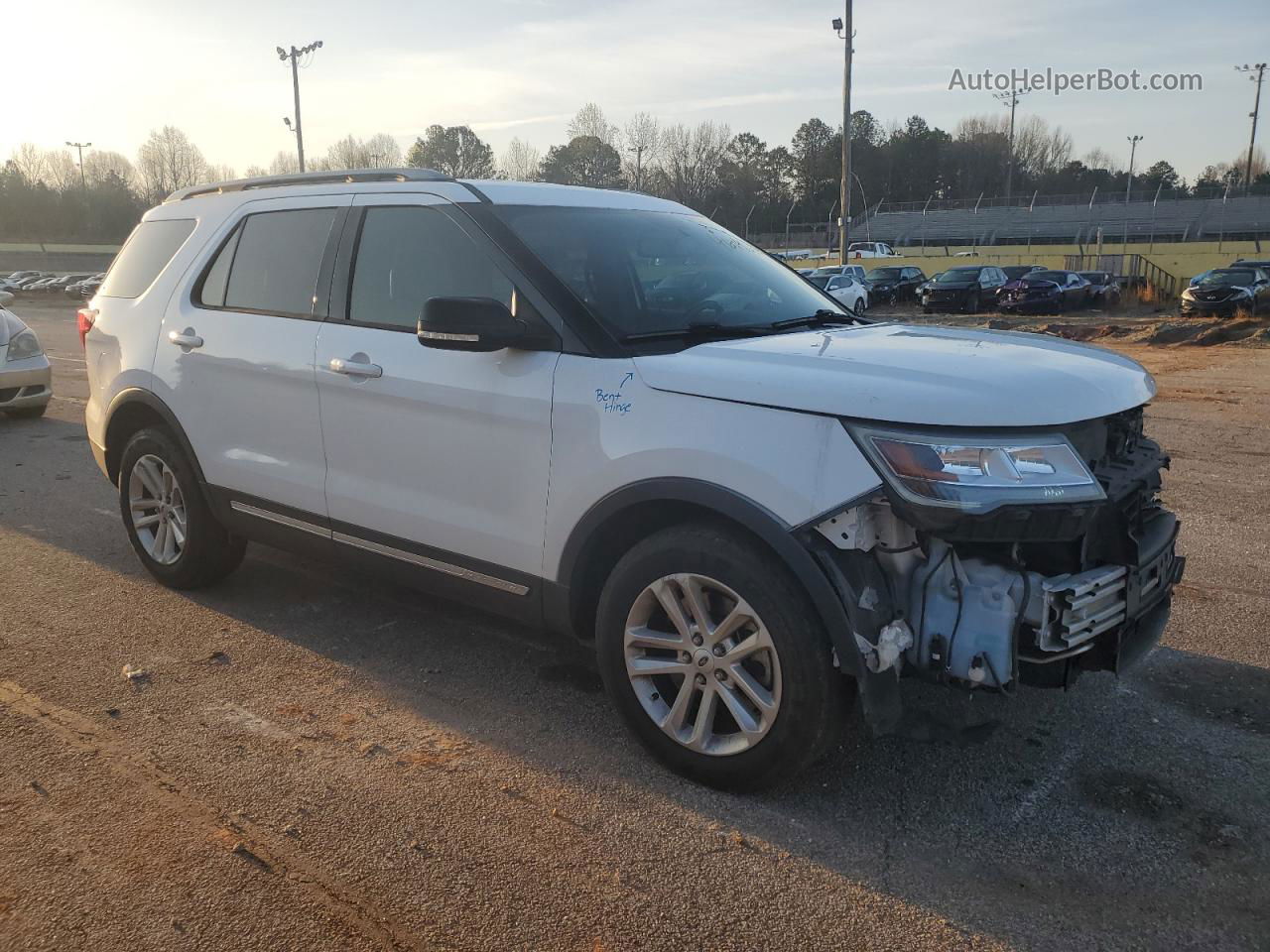 2017 Ford Explorer Xlt White vin: 1FM5K7D87HGC99235