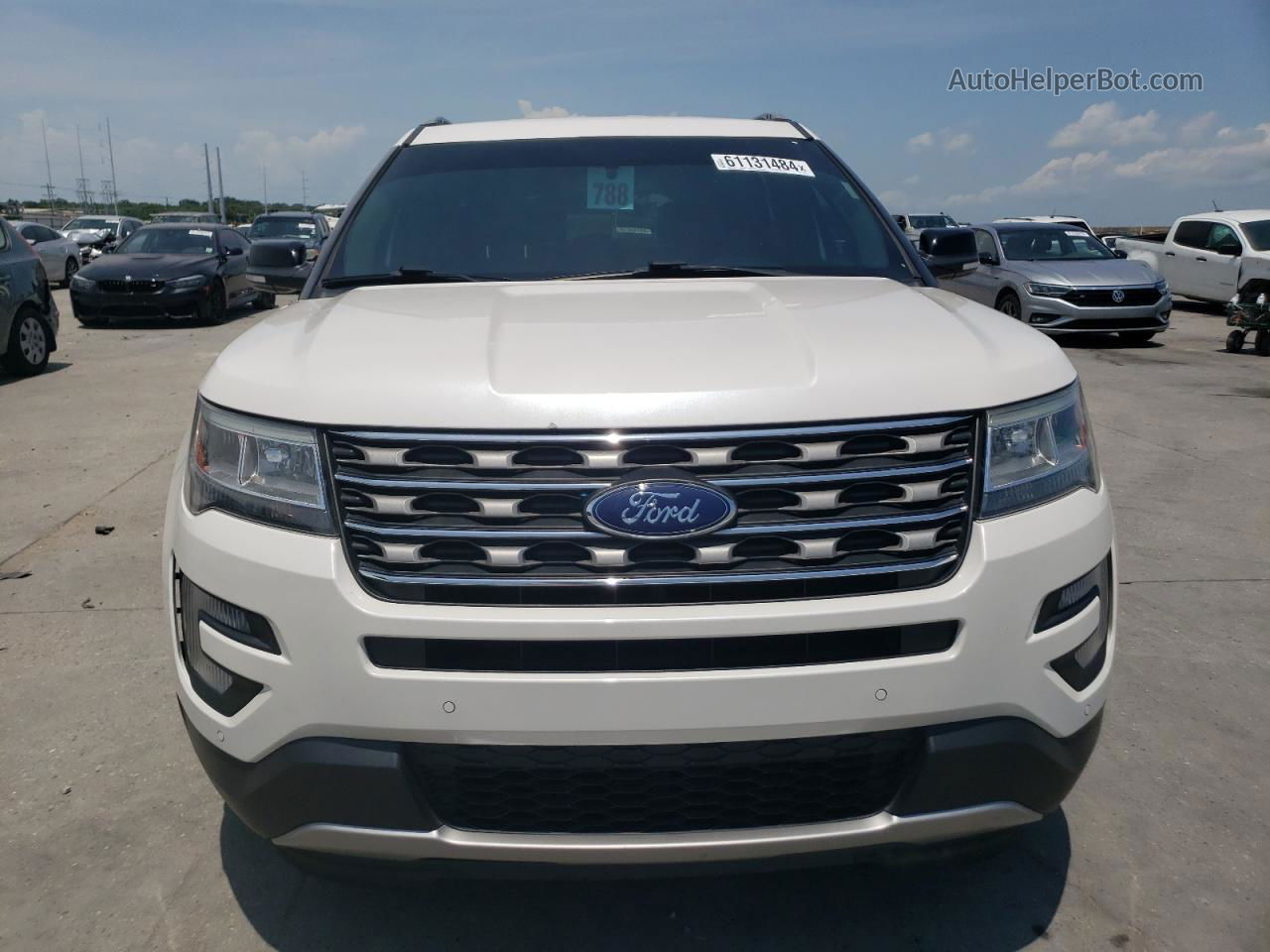 2017 Ford Explorer Xlt White vin: 1FM5K7D88HGC64753