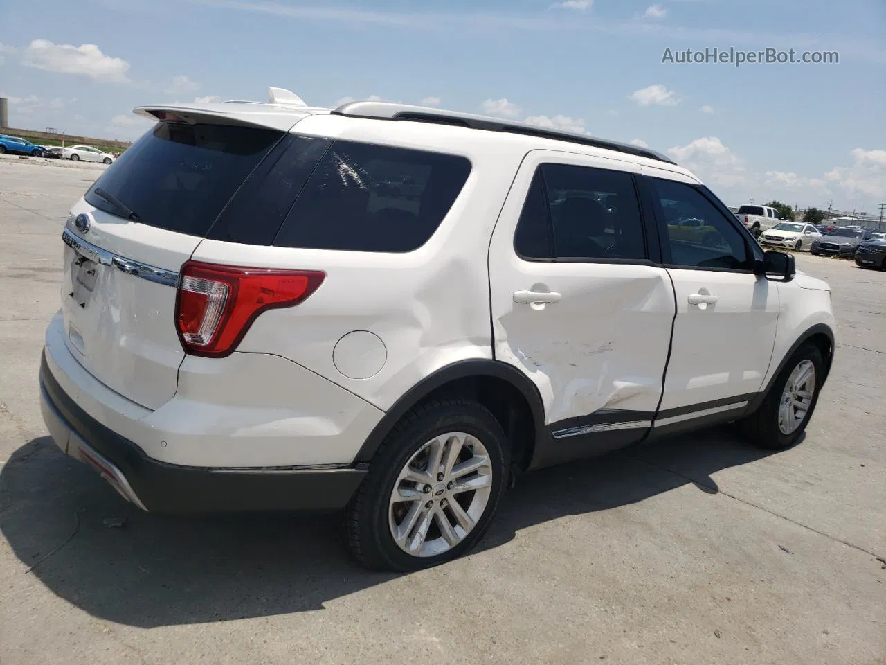 2017 Ford Explorer Xlt White vin: 1FM5K7D88HGC64753