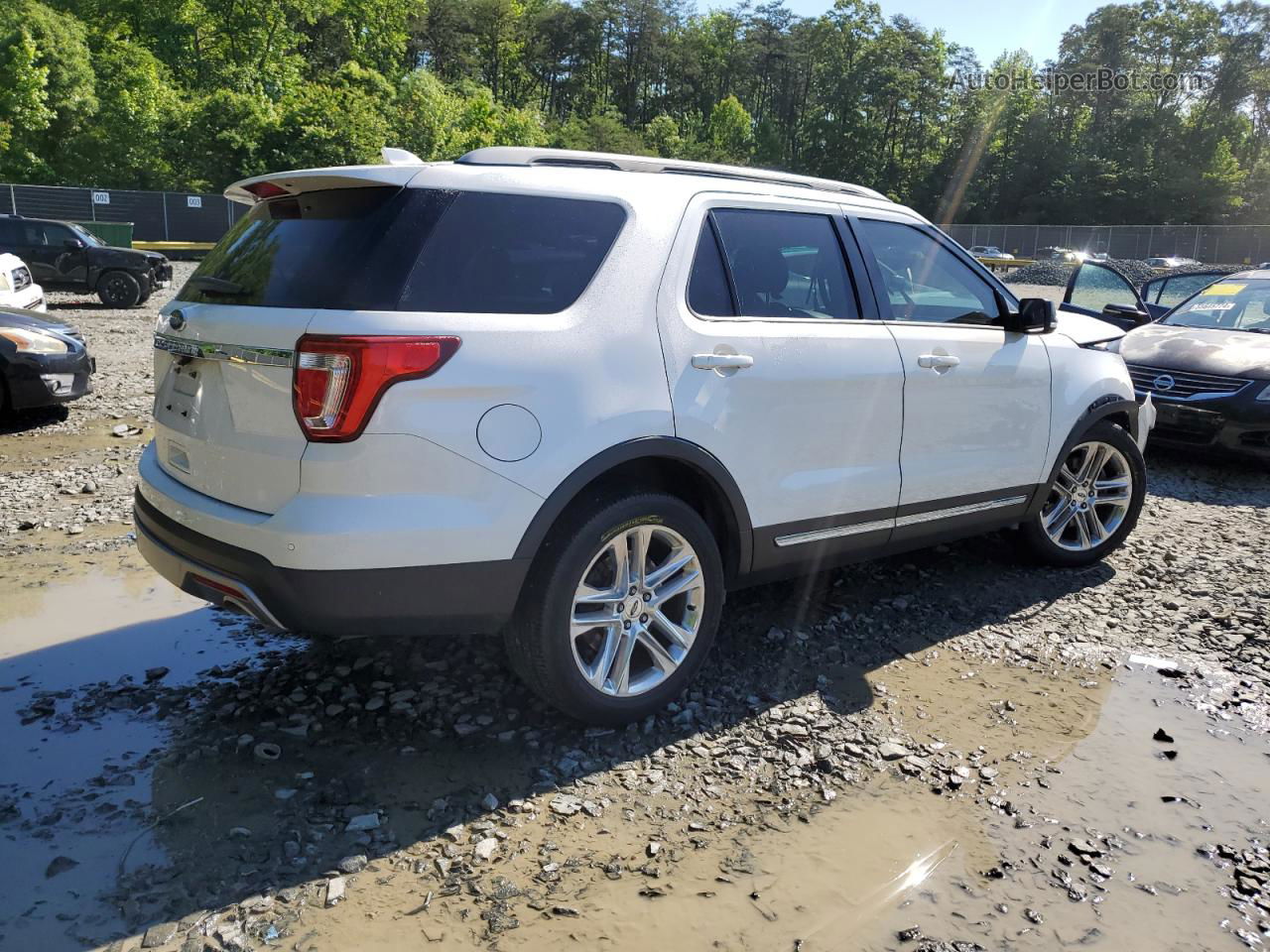 2017 Ford Explorer Xlt White vin: 1FM5K7D8XHGA41713