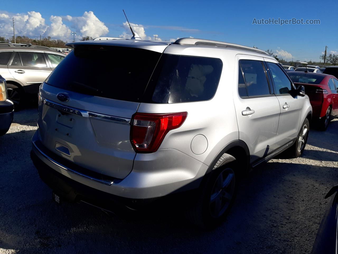 2018 Ford Explorer Xlt Silver vin: 1FM5K7D8XJGA12220