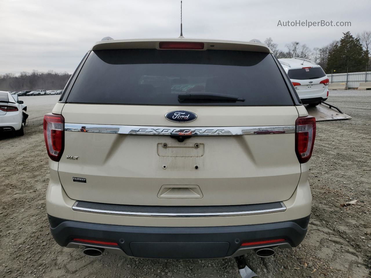 2018 Ford Explorer Xlt Cream vin: 1FM5K7D8XJGB84568