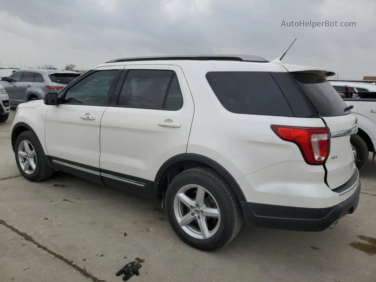 2018 Ford Explorer Xlt White vin: 1FM5K7DH5JGA41995