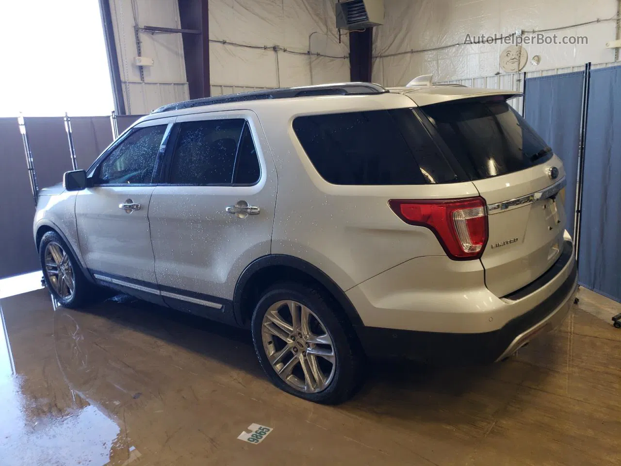 2017 Ford Explorer Limited Silver vin: 1FM5K7FH5HGA86717