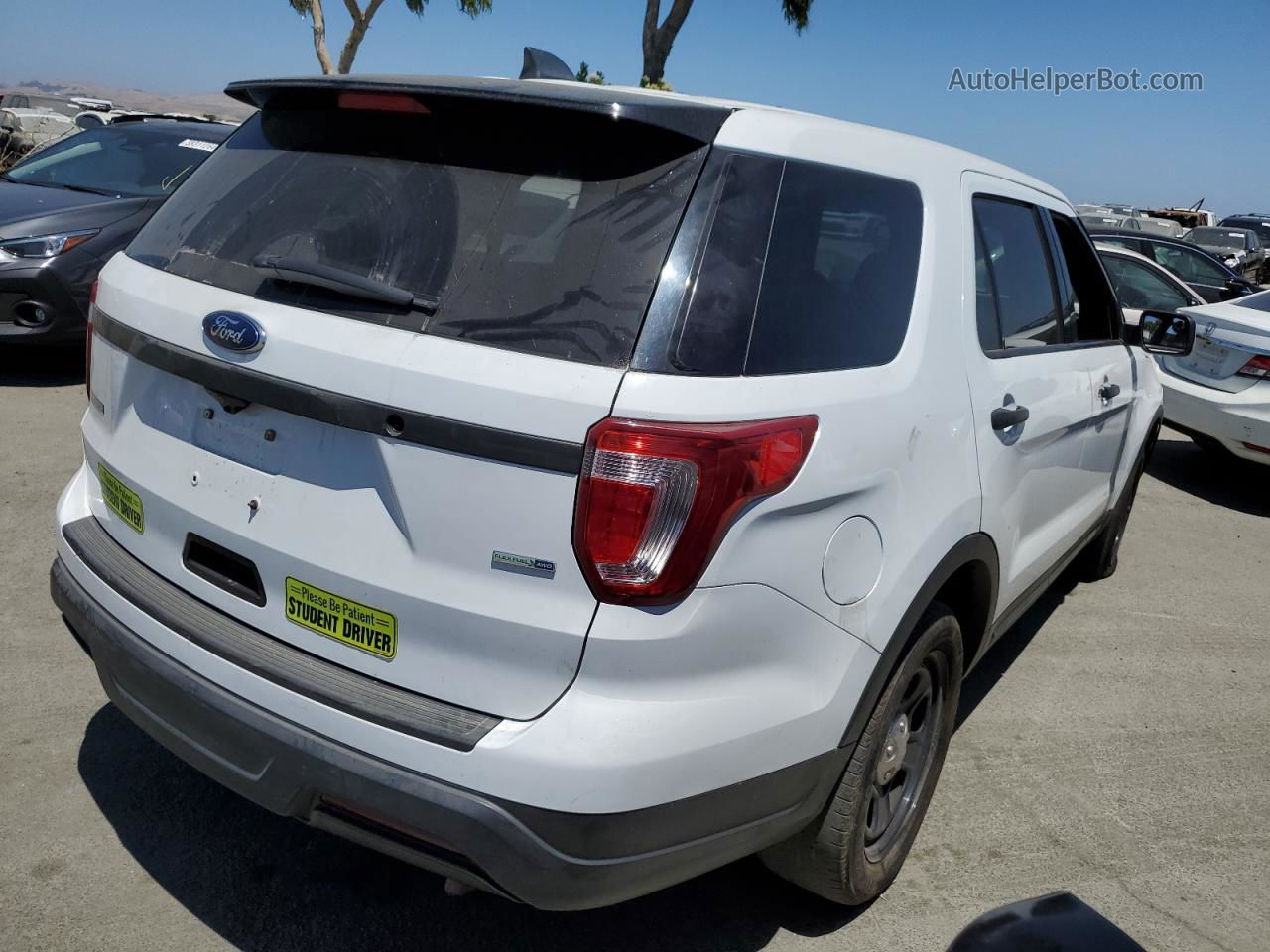 2018 Ford Explorer Police Interceptor White vin: 1FM5K8AR1JGA15929