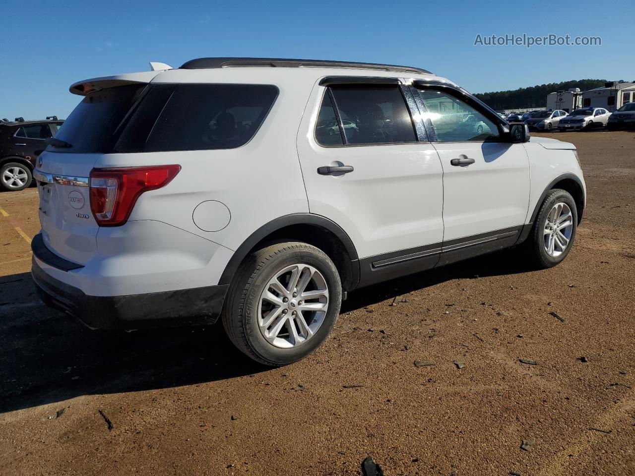 2017 Ford Explorer  White vin: 1FM5K8B82HGC56124