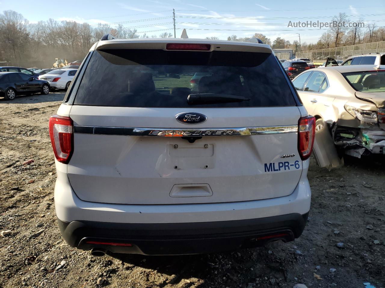 2017 Ford Explorer  White vin: 1FM5K8B89HGA06928