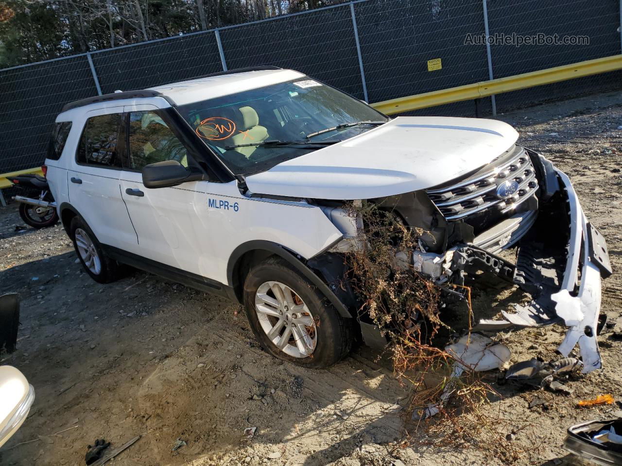 2017 Ford Explorer  White vin: 1FM5K8B89HGA06928