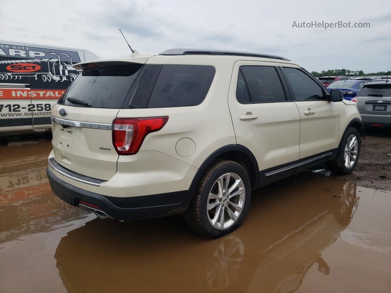 2018 Ford Explorer Xlt Cream vin: 1FM5K8D83JGA54184