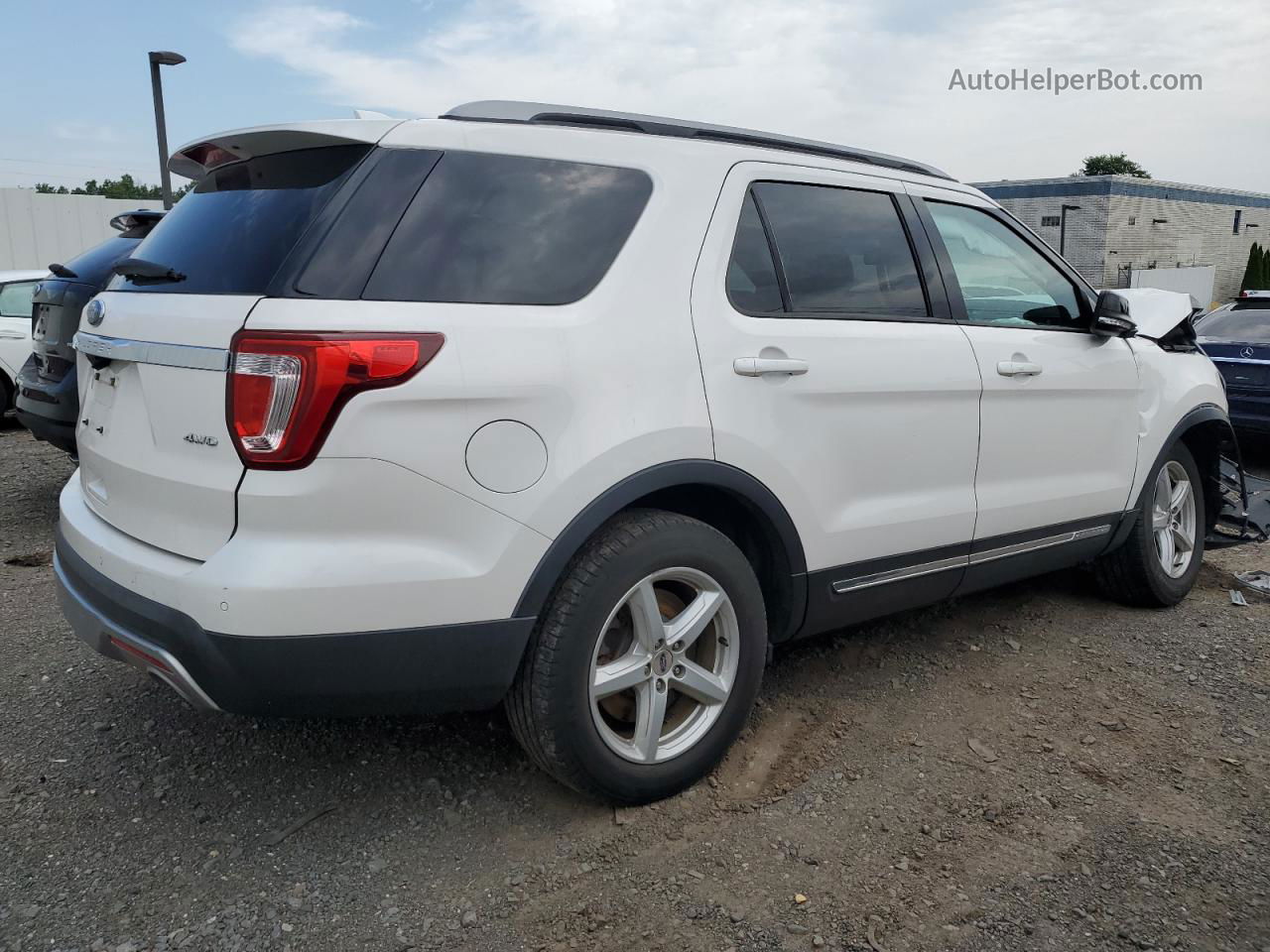 2017 Ford Explorer Xlt White vin: 1FM5K8D84HGD47151