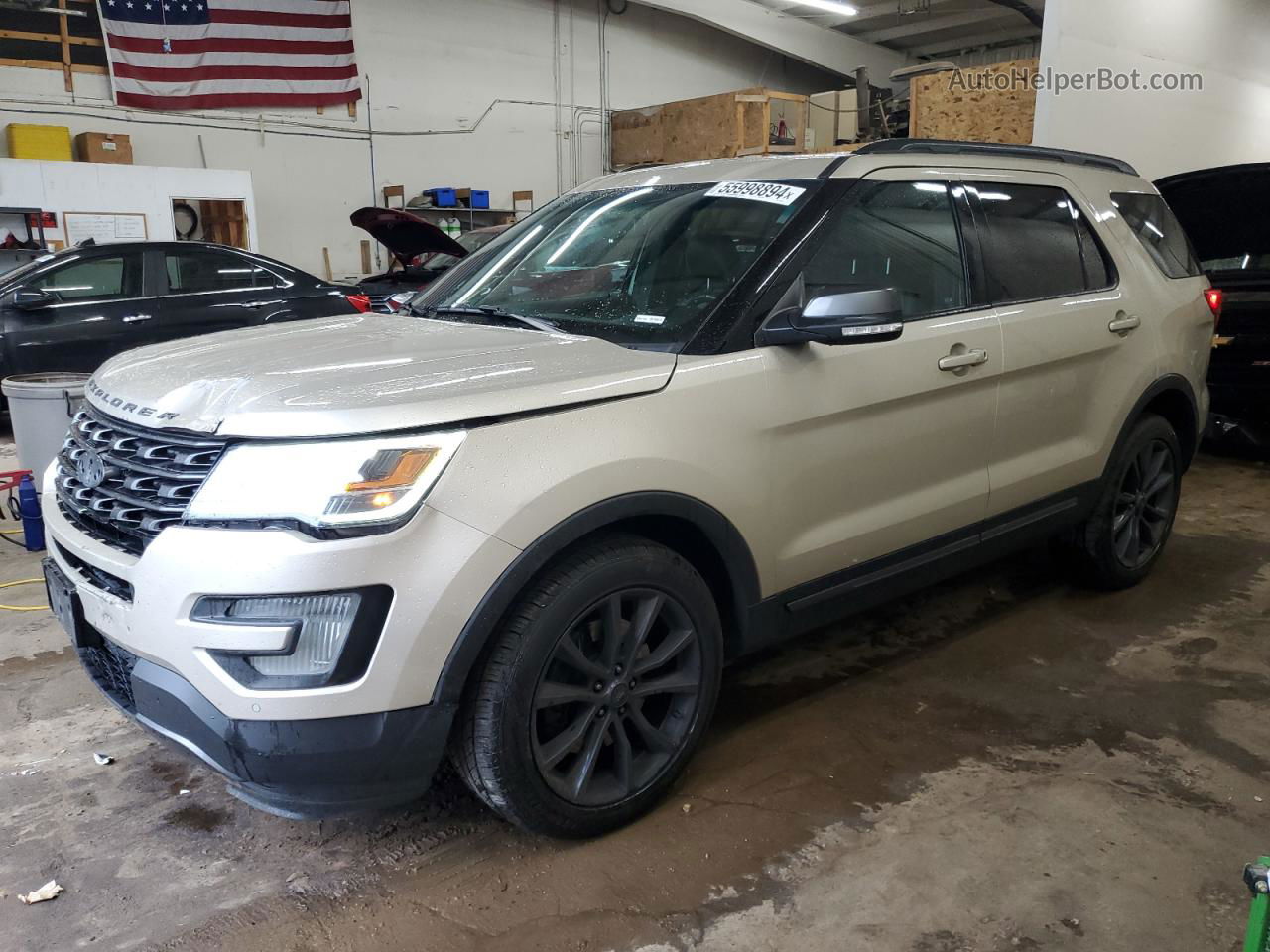 2017 Ford Explorer Xlt Серебряный vin: 1FM5K8D85HGA93448