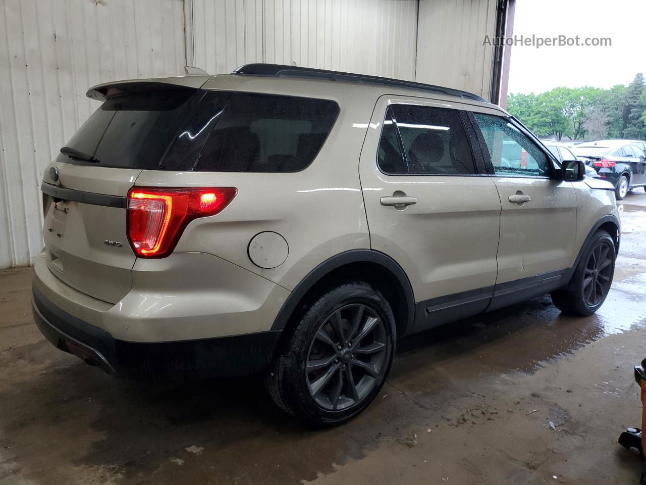 2017 Ford Explorer Xlt Серебряный vin: 1FM5K8D85HGA93448