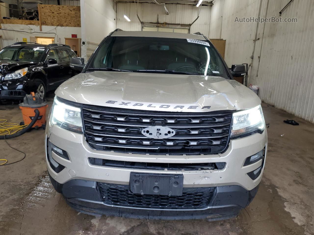 2017 Ford Explorer Xlt Серебряный vin: 1FM5K8D85HGA93448