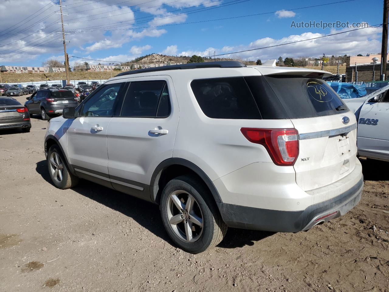 2017 Ford Explorer Xlt White vin: 1FM5K8D85HGB31390