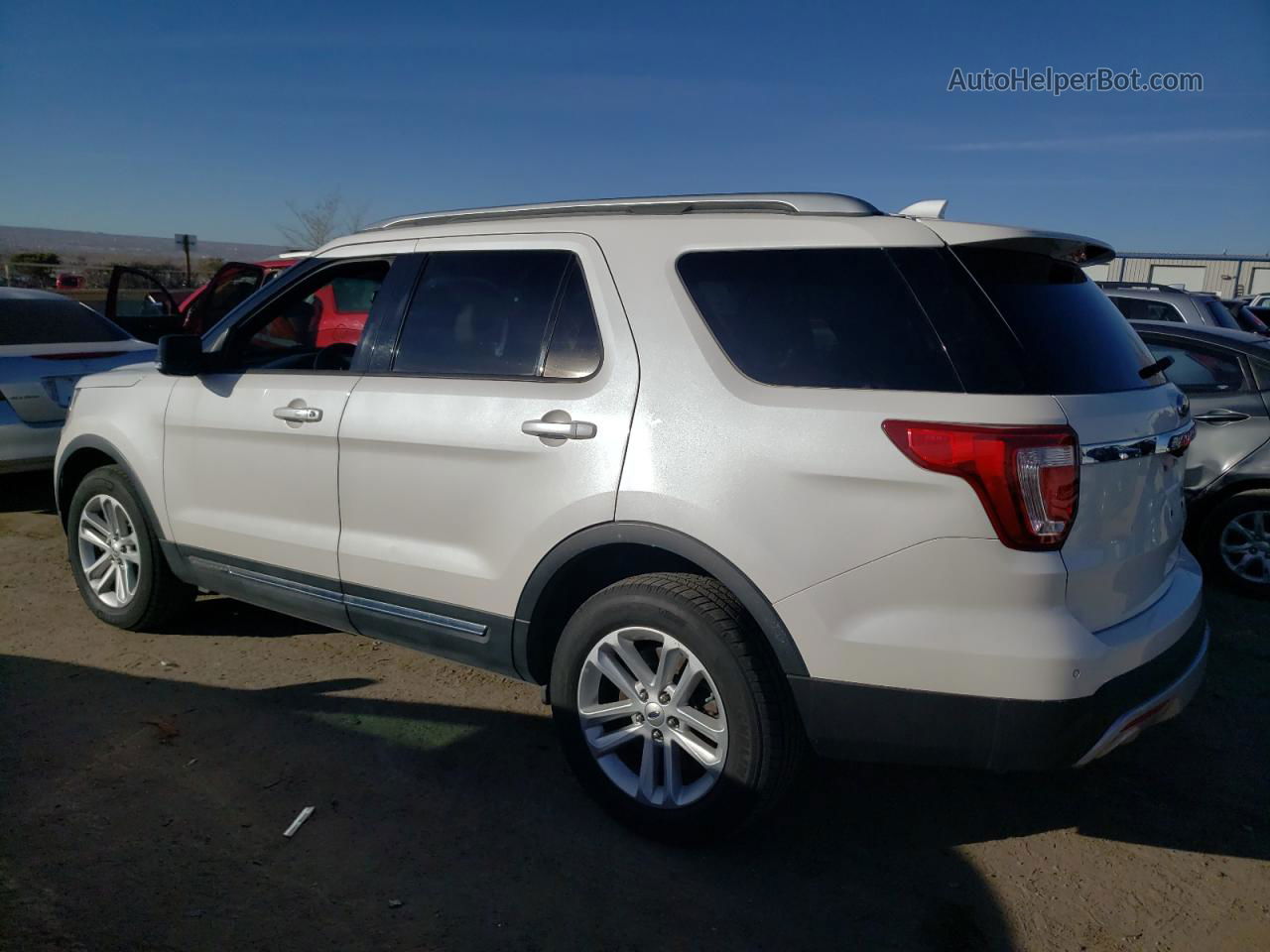 2016 Ford Explorer Xlt White vin: 1FM5K8D87GGA16577