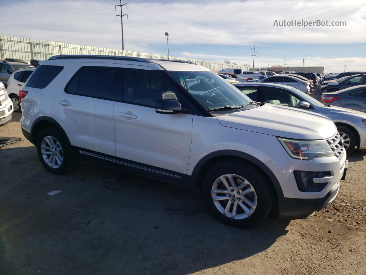 2016 Ford Explorer Xlt White vin: 1FM5K8D87GGA16577