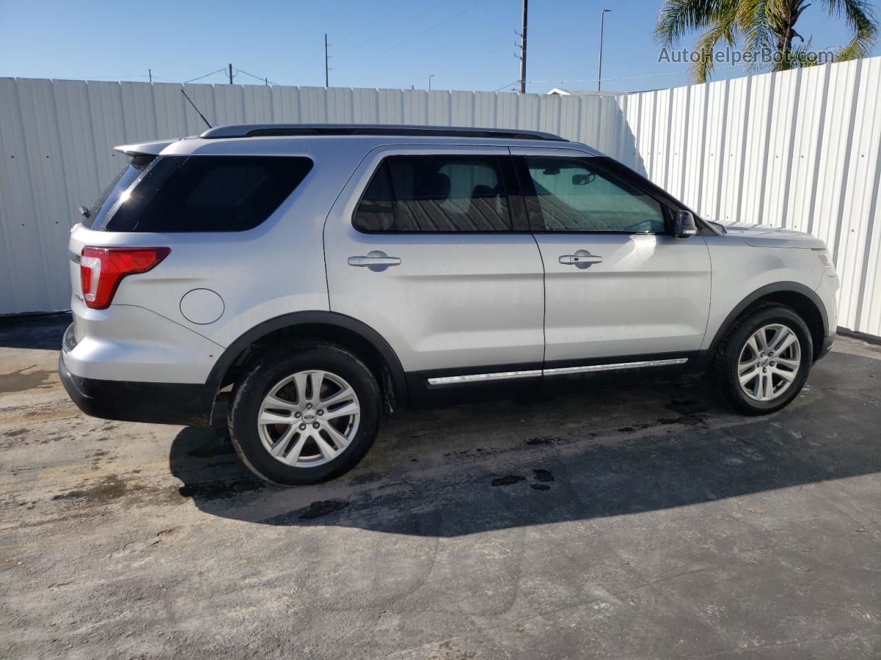 2018 Ford Explorer Xlt Silver vin: 1FM5K8D87JGC67980