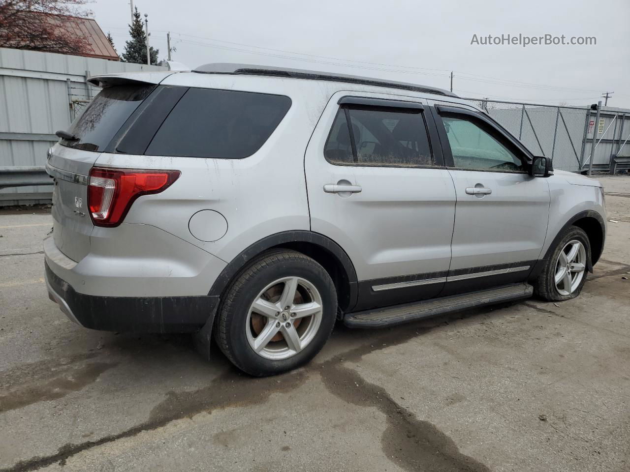 2017 Ford Explorer Xlt Серебряный vin: 1FM5K8D88HGD01791