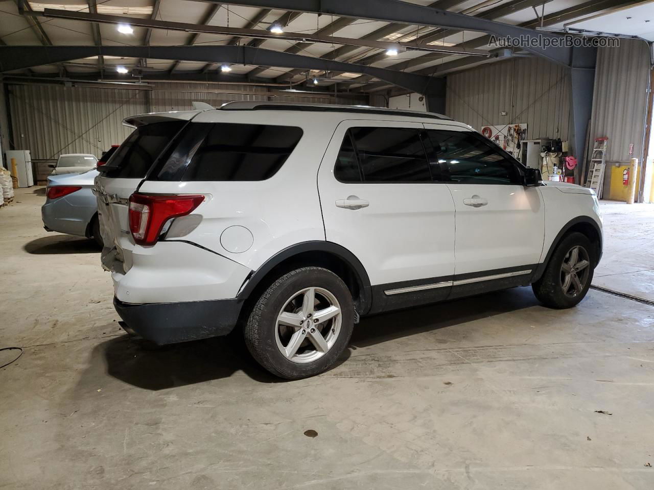 2017 Ford Explorer Xlt White vin: 1FM5K8DH7HGD74859