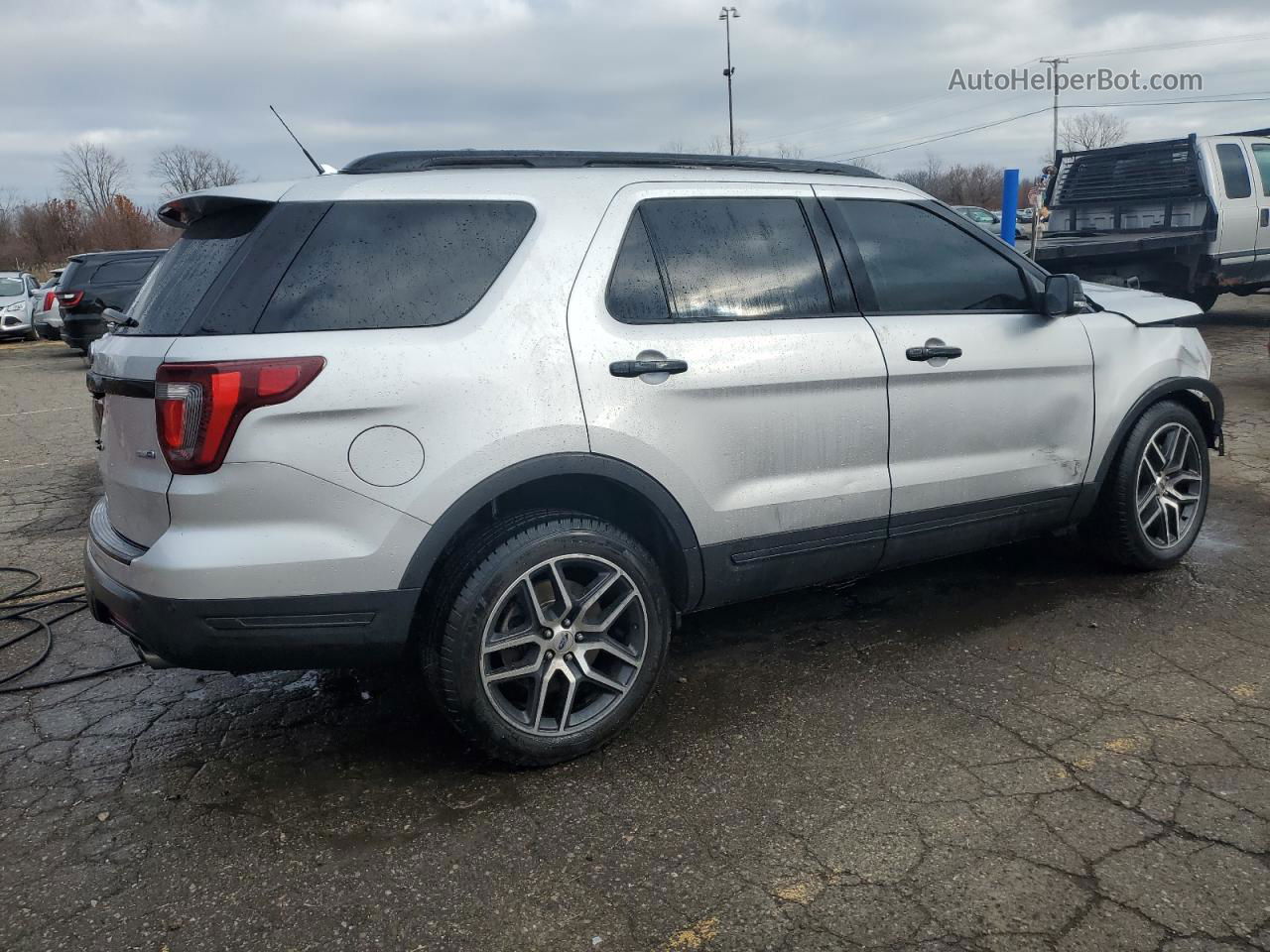 2018 Ford Explorer Sport Silver vin: 1FM5K8GT0JGB04488