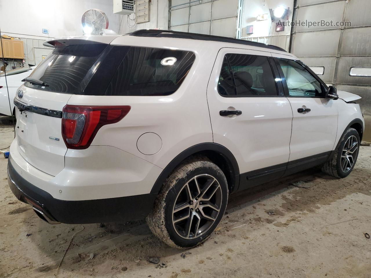 2016 Ford Explorer Sport Белый vin: 1FM5K8GT5GGA84165