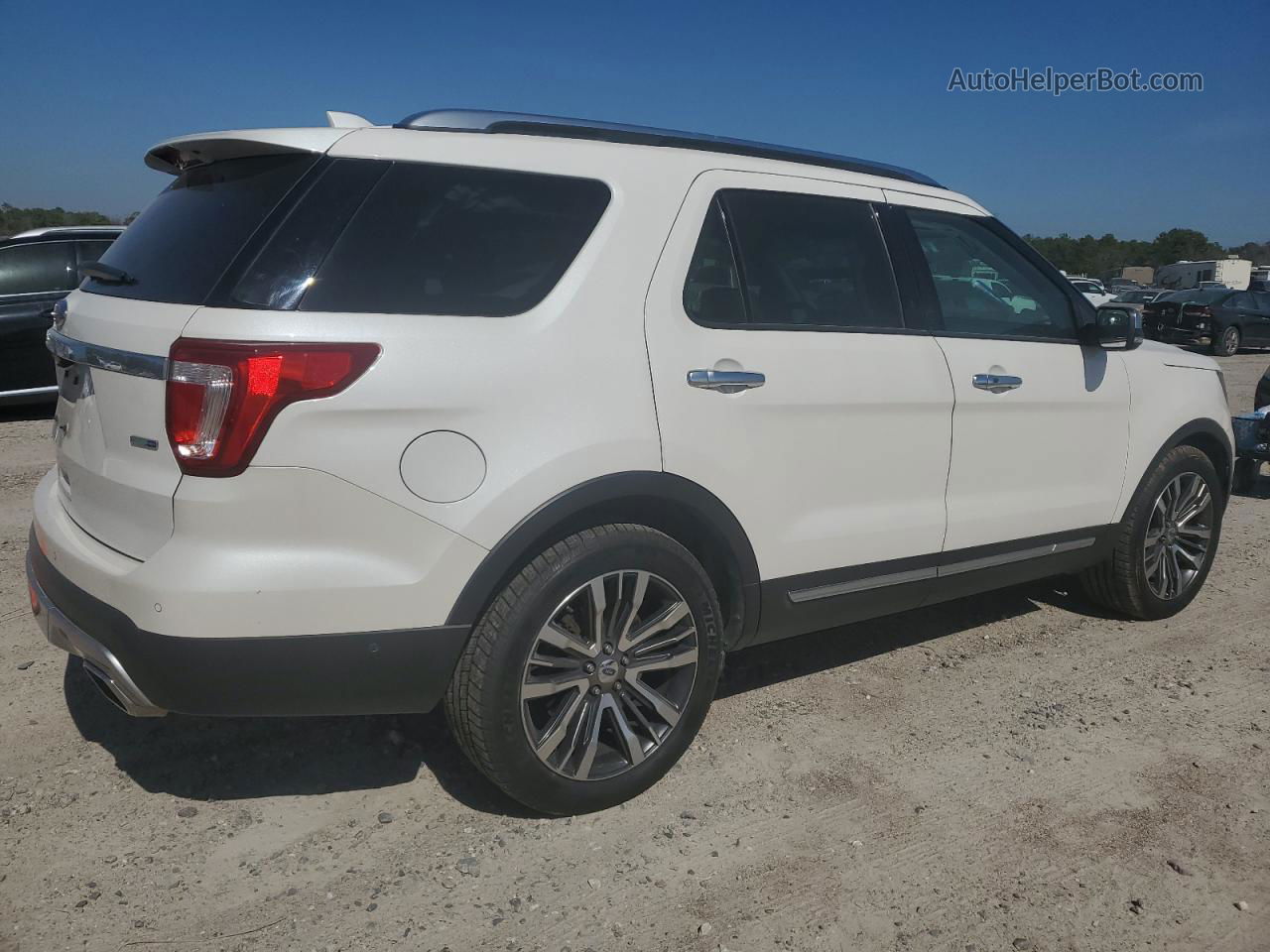 2016 Ford Explorer Platinum White vin: 1FM5K8HT0GGC02525