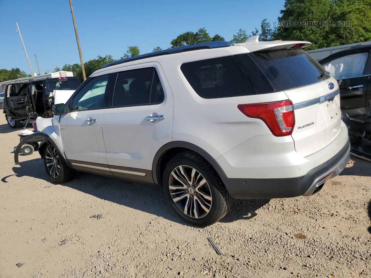 2017 Ford Explorer Platinum White vin: 1FM5K8HT0HGE08445