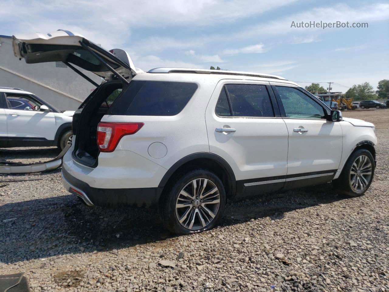 2017 Ford Explorer Platinum White vin: 1FM5K8HT2HGE31547