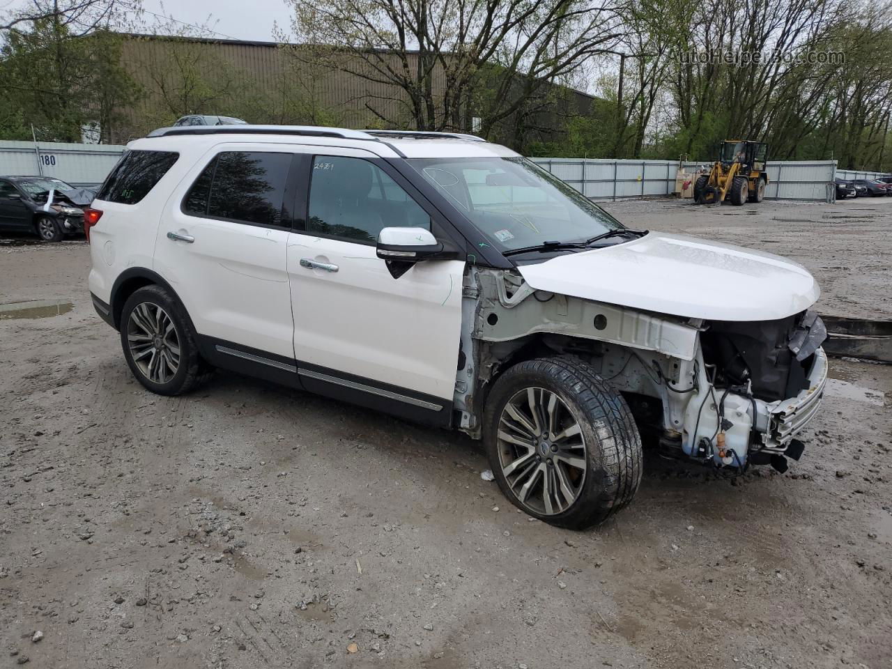 2018 Ford Explorer Platinum White vin: 1FM5K8HT2JGB82592