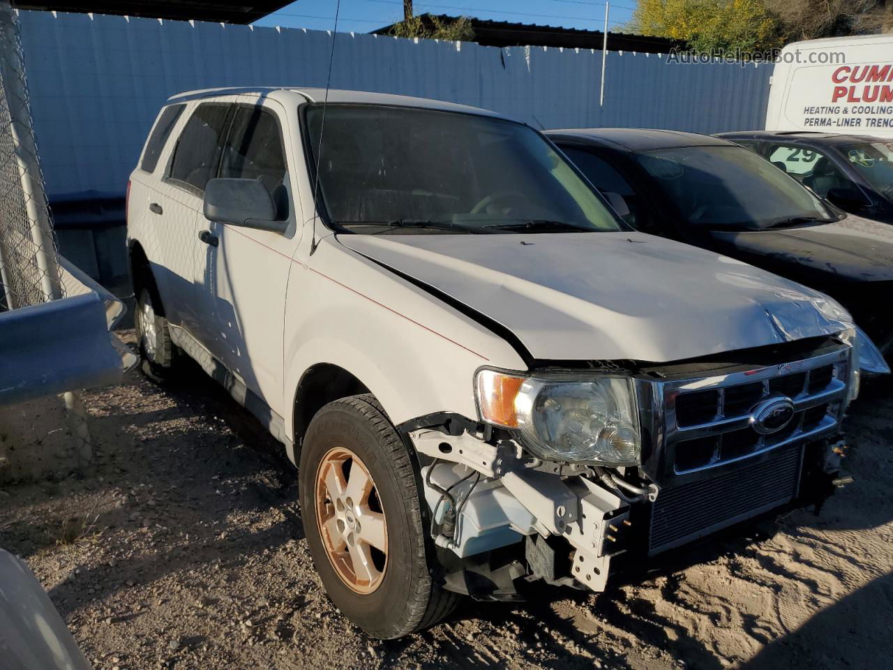 2009 Ford Escape Xls White vin: 1FMCU02709KC57409