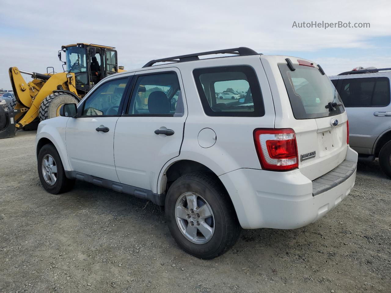 2009 Ford Escape Xls Белый vin: 1FMCU02719KA26339