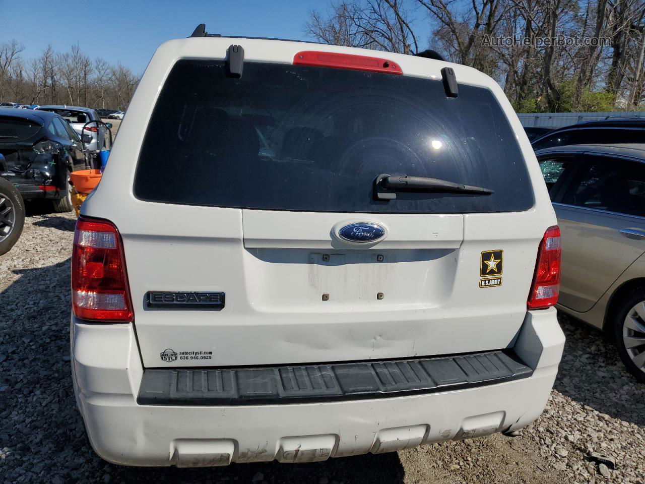 2009 Ford Escape Xlt White vin: 1FMCU03729KD06852