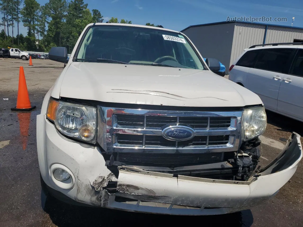 2009 Ford Escape Xlt White vin: 1FMCU03749KB70451