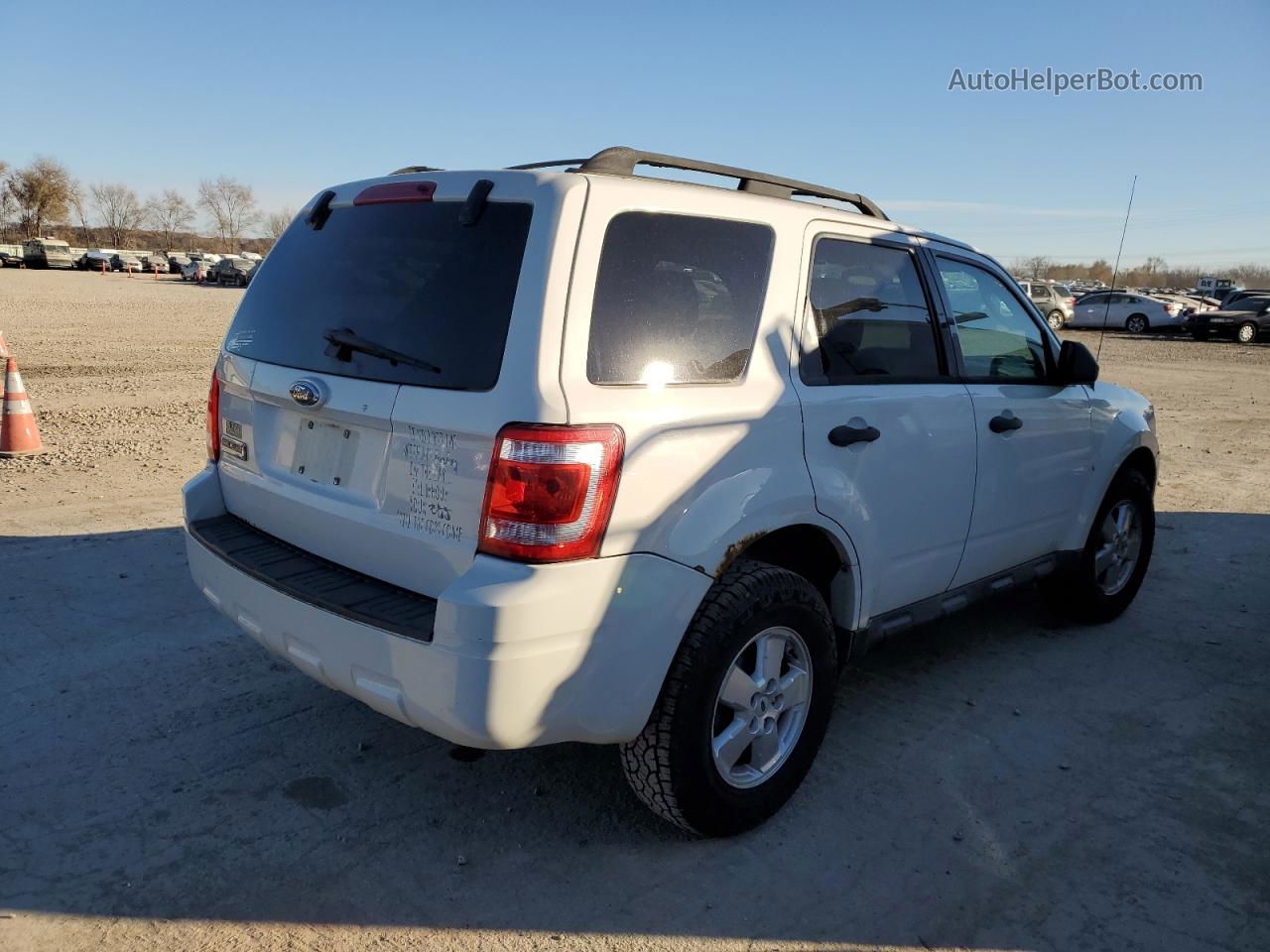 2009 Ford Escape Xlt Белый vin: 1FMCU03749KC67553