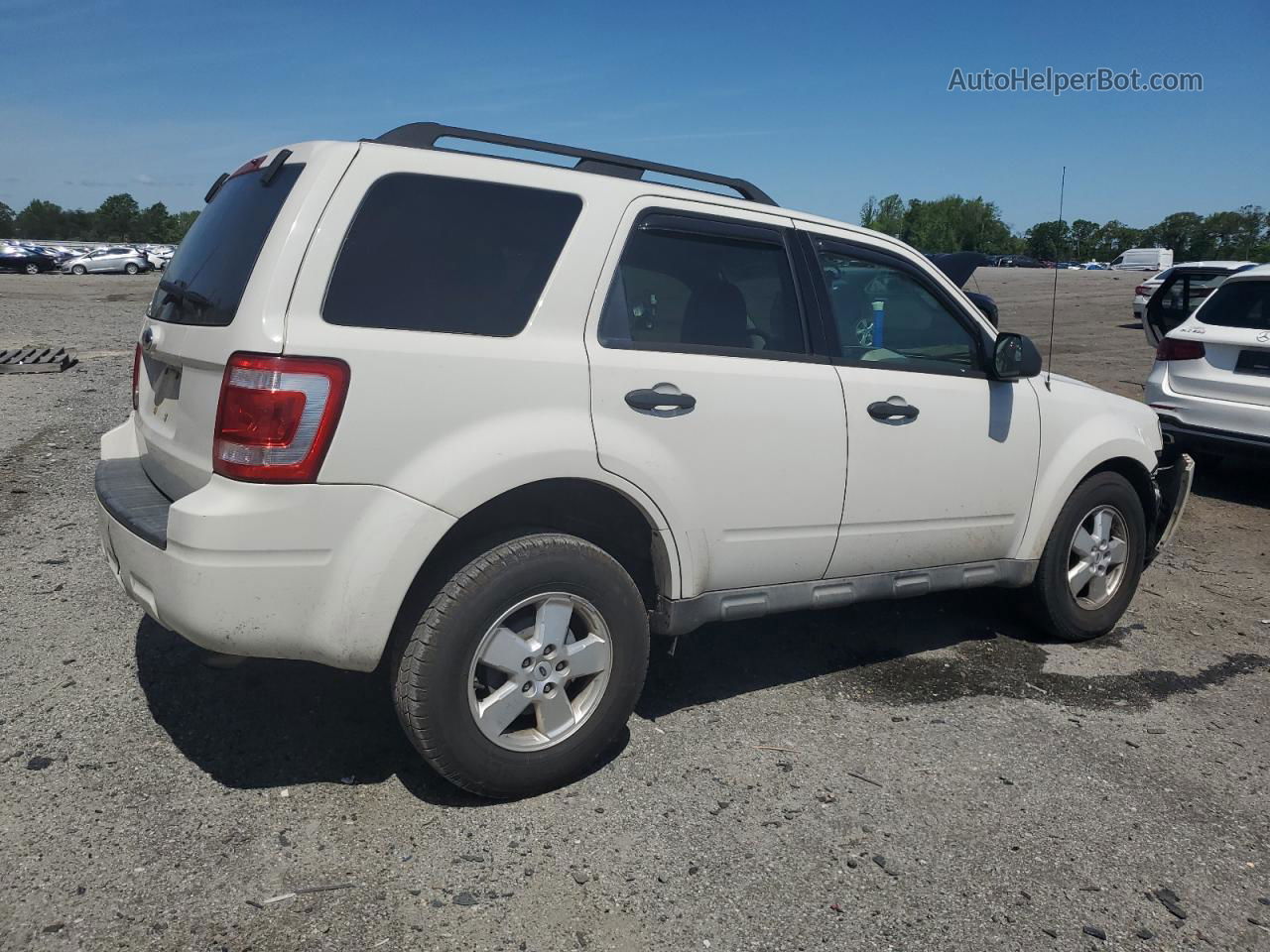 2009 Ford Escape Xlt White vin: 1FMCU03769KC47143