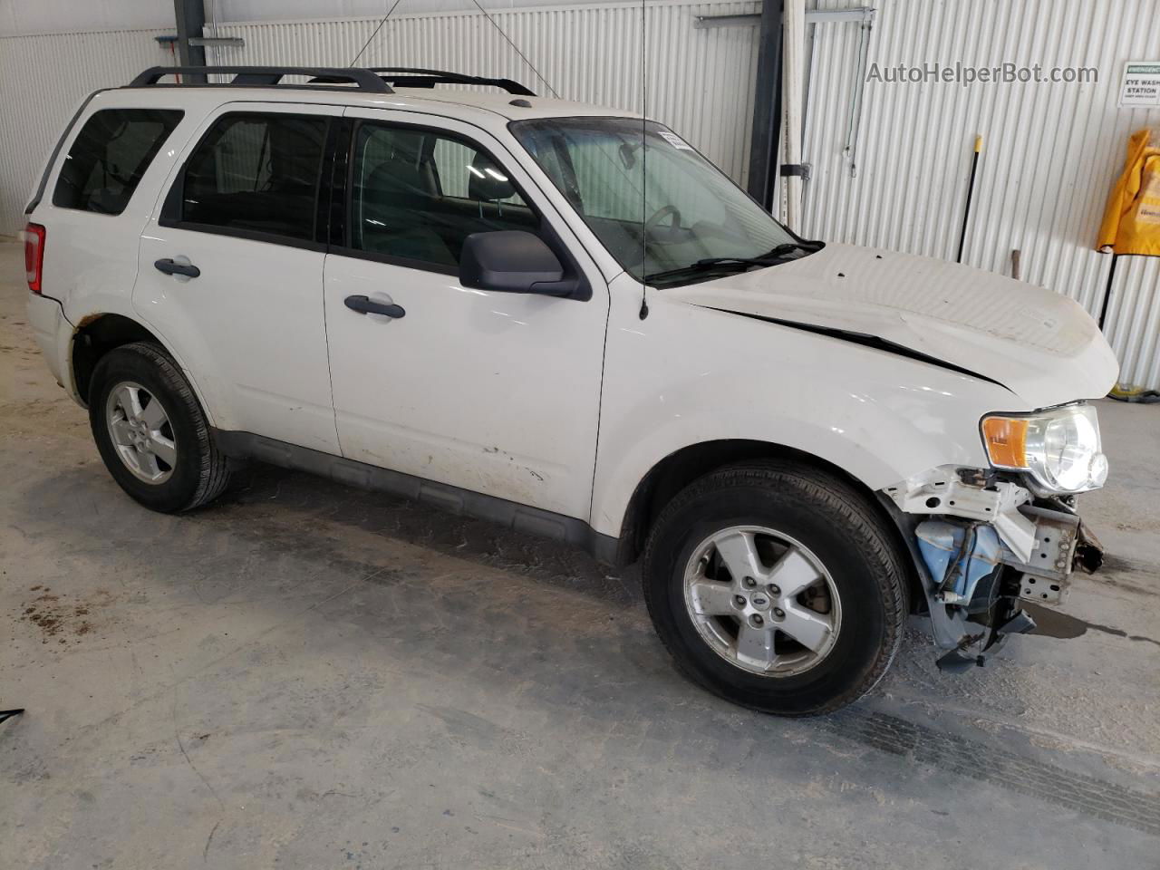 2009 Ford Escape Xlt White vin: 1FMCU037X9KD04749