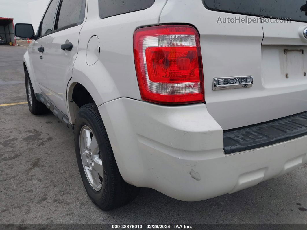 2009 Ford Escape Xlt White vin: 1FMCU03G79KA25517