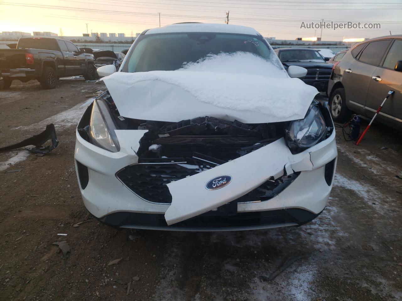 2021 Ford Escape Se White vin: 1FMCU0BZ8MUB04923