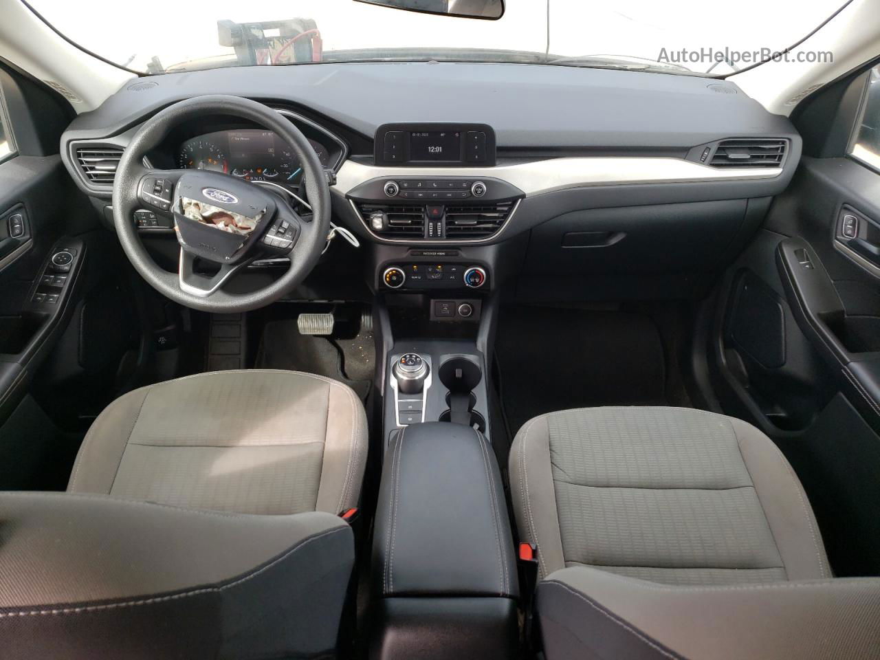 2021 Ford Escape S Серебряный vin: 1FMCU0F62MUA33220