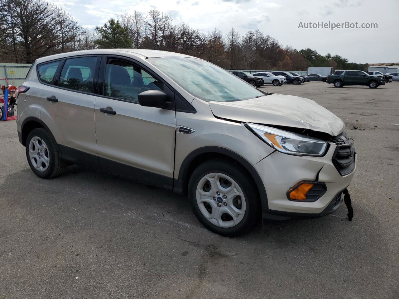 2017 Ford Escape S Золотой vin: 1FMCU0F70HUD04354