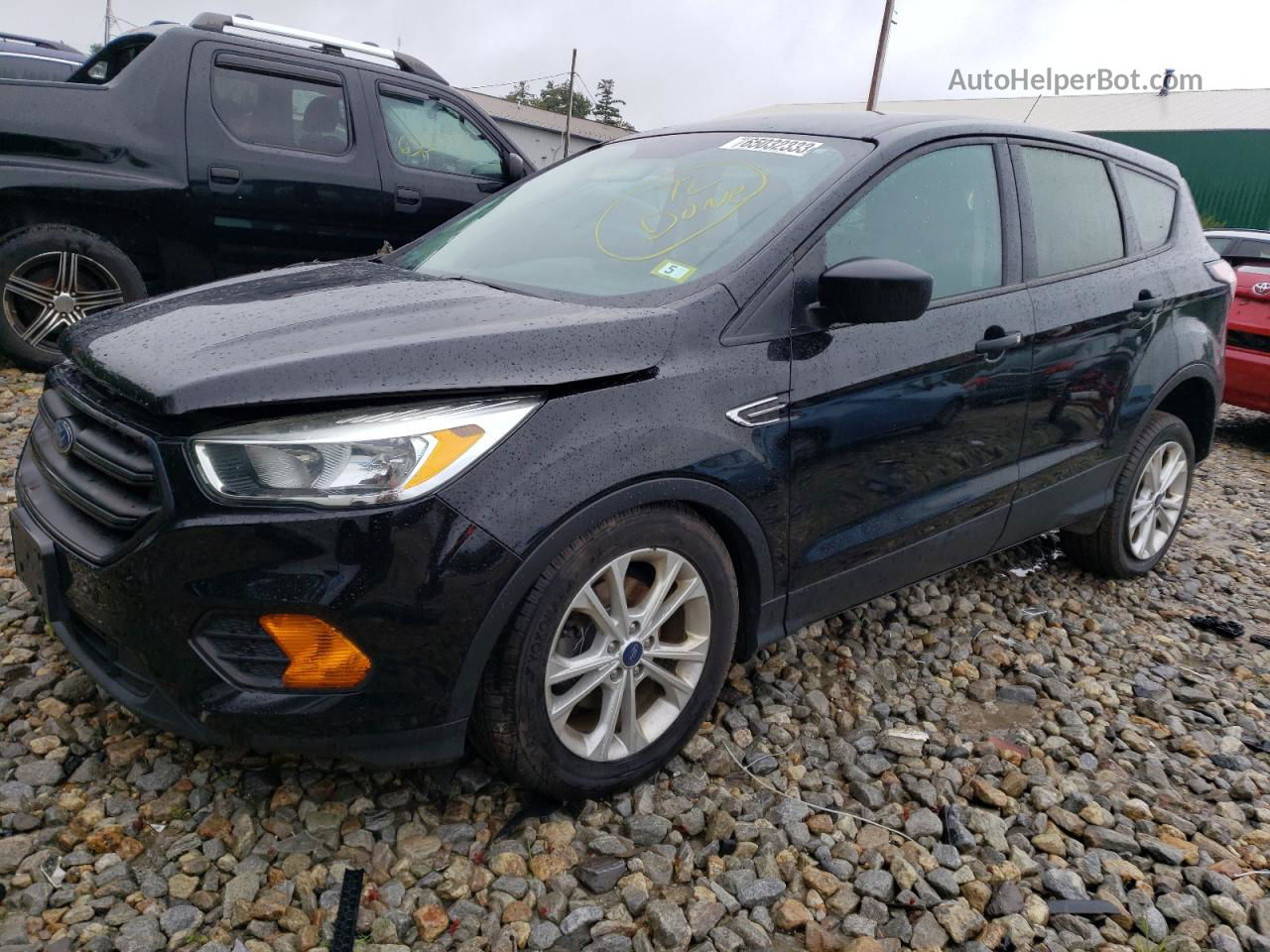 2017 Ford Escape S Черный vin: 1FMCU0F70HUD55675