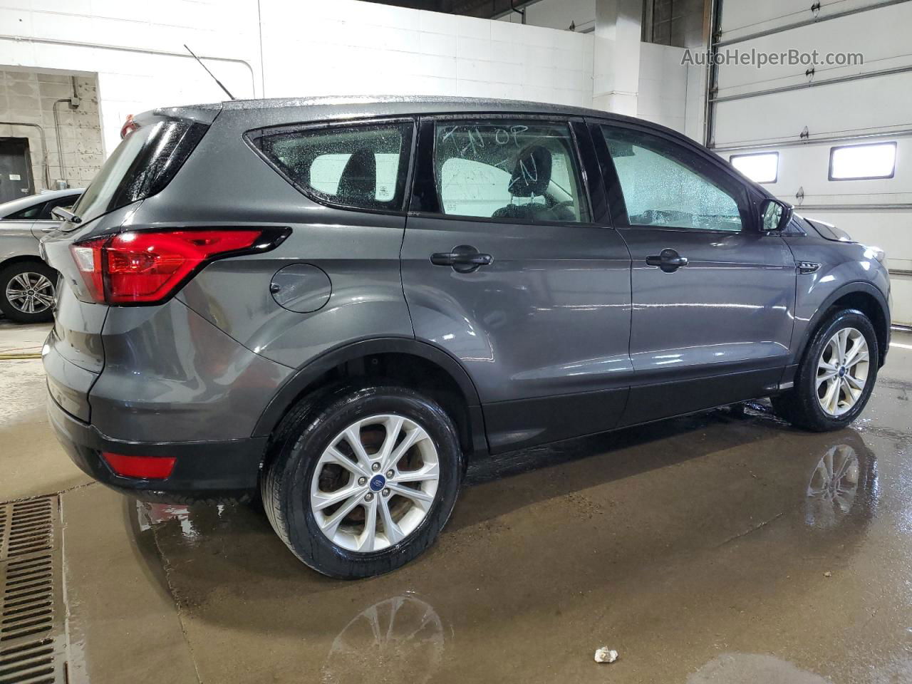 2019 Ford Escape S Серый vin: 1FMCU0F70KUC04455