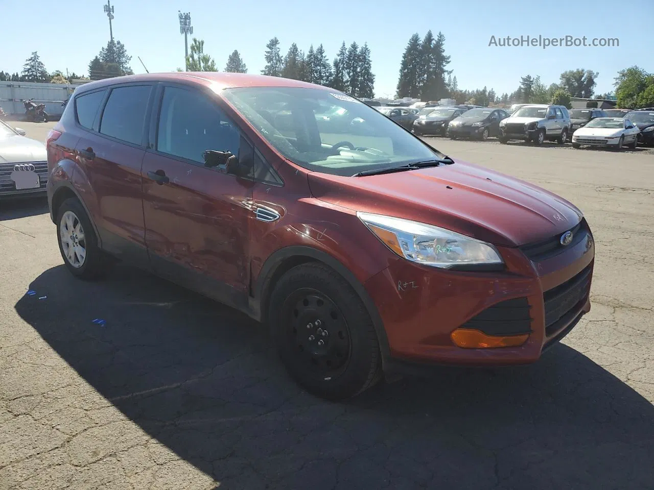 2014 Ford Escape S Красный vin: 1FMCU0F71EUC70193